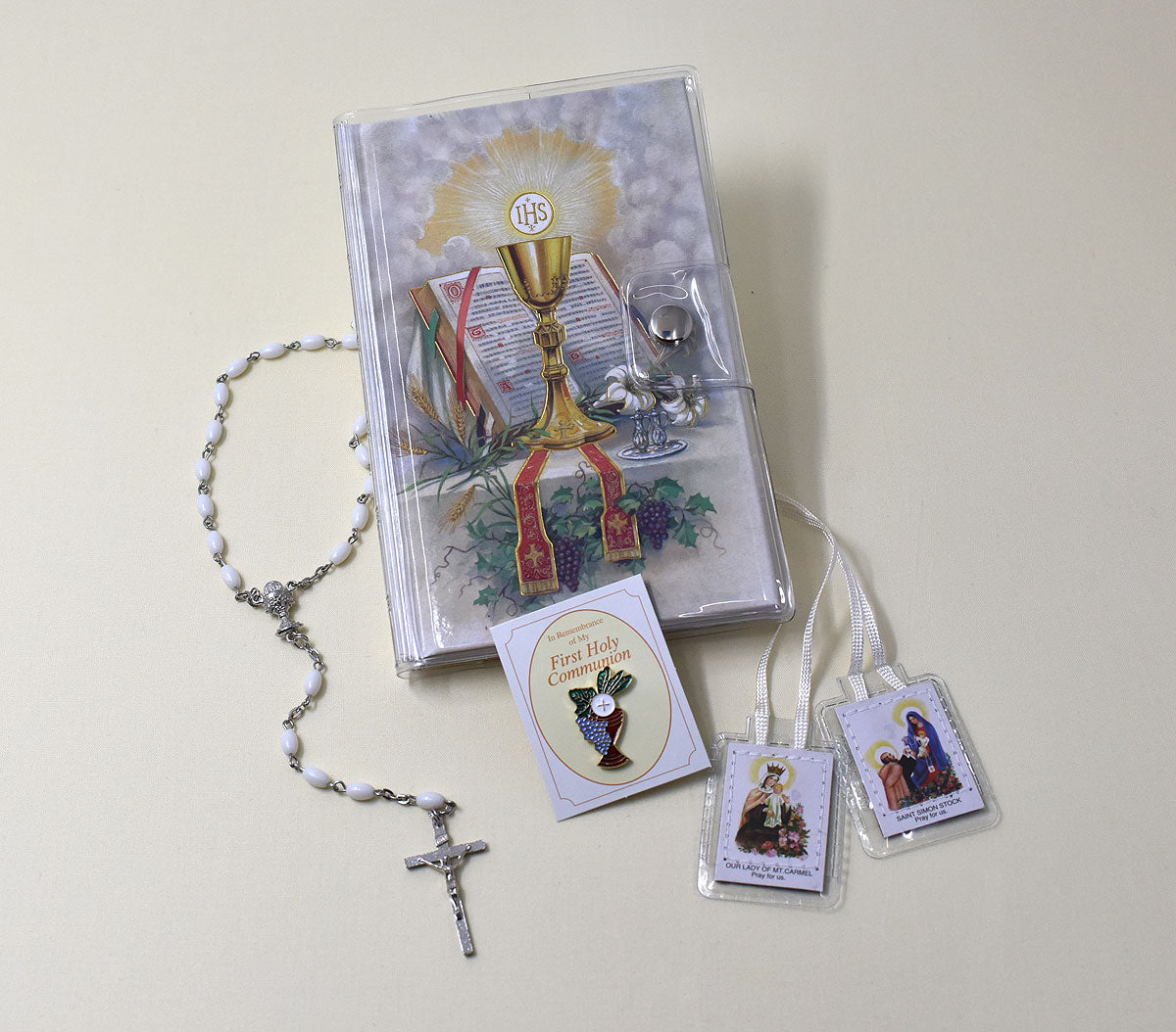 First Communion Mass Book Vinyl Set: An Easy Way of Participating at Mass for Girls
